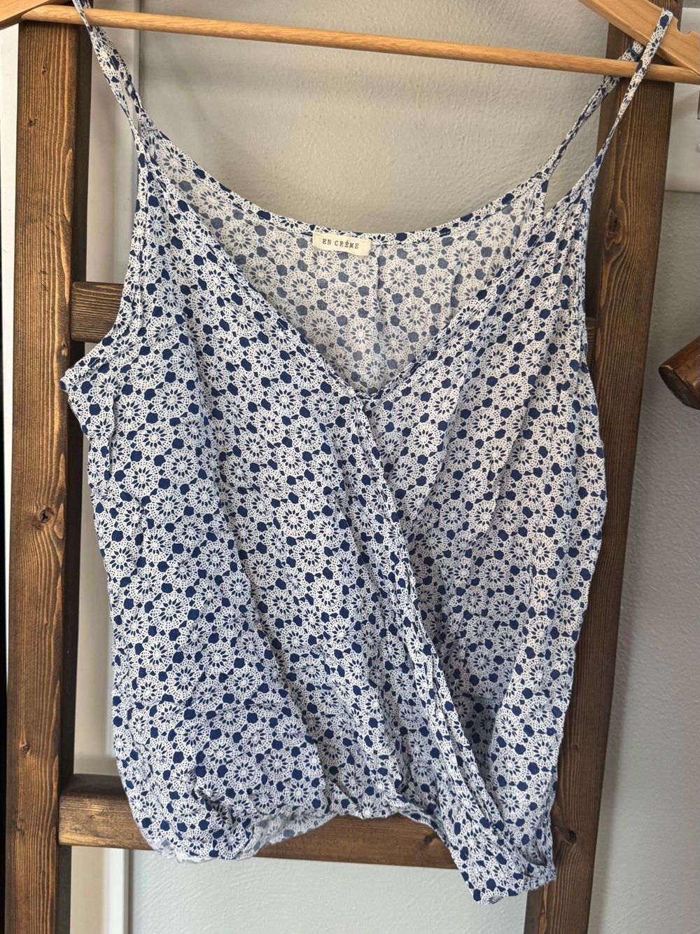 En Creme Blue and White Floral Spaghetti-Strap Cami
